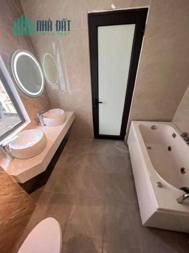 Bán nhà 113m2 phố Âu Cơ, Tây Hồ Gara Ô tô 7 chỗ Thang máy XỊN Kinh doanh bất chấp 14.1 Tỷ