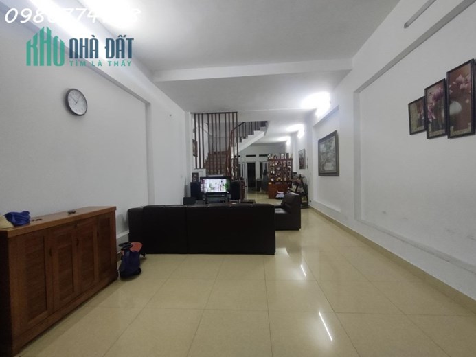 BÁN NHÀ ĐỊNH CÔNG 120 m, 4 tầng, MT 4,5 m, 9 tỷ - NHÀ ĐẸP - CHỦ TỰ XÂY -  Ô TÔ - KINH DOANH SẦM UẤT.