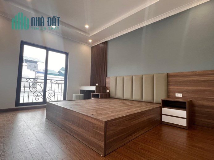 Bán căn nhà 113m2 phố Âu Cơ, Tây Hồ Gara 2 Ô tô 7 chỗ Thang máy XỊN Kinh doanh Sầm uất 14.5 Tỷ