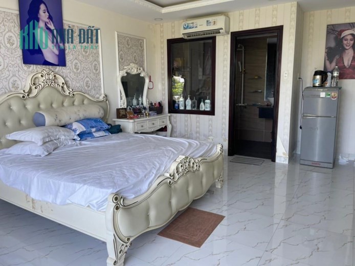 Nhà KDT Hà Quang 1 xây dạng căn hộ cho thuê. 6 phòng ngủ 
7 wc  riêng. cách Biển Nha Trang chỉ 2km