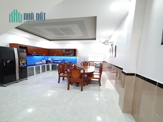 HẺM XE HƠI THÔNG - THẠNH XUÂN QUẬN 12, 2 TẦNG, 2 PN, GẦN UBND PHƯỜNG, NHÀ MỚI Ở NGAY.