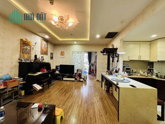 Bán chung cư Times Minh Khai, tầng trung 76m2, 2PN, 2 wc, 4.32 tỷ, tặng nội thất