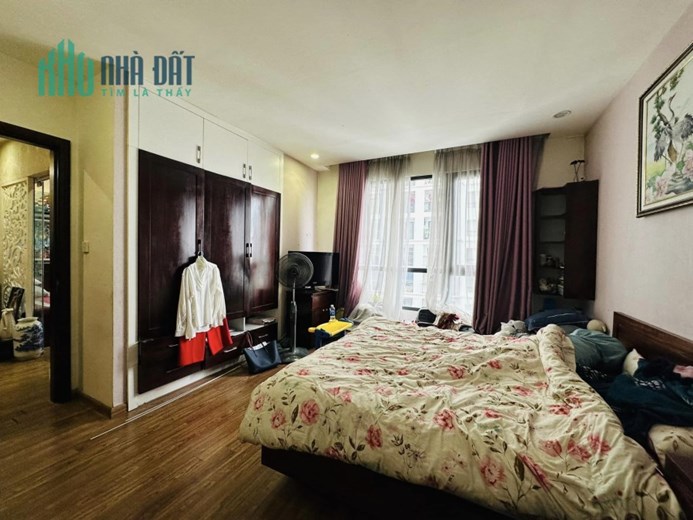 Bán chung cư Times Minh Khai, tầng trung 76m2, 2PN, 2 wc, 4.32 tỷ, tặng nội thất