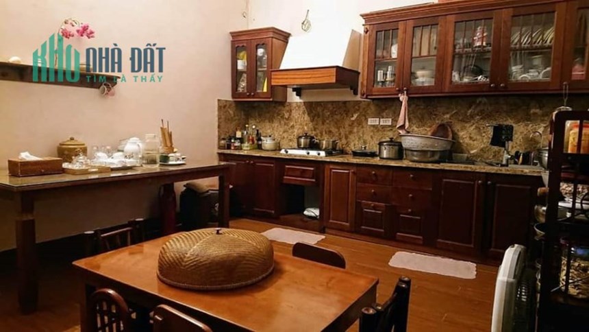 Bán ngôi nhà 123m2 phố Nghi Tàm, Tây Hồ Gara Ô tô tránh Kinh doanh vô địch 15.6 Tỷ