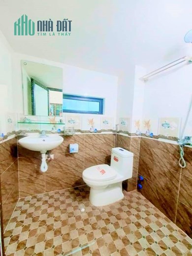 CHỦ GIẢM CHÀO MẠNH GIÁ CHỈ CÒN 3 TỶ DT:39M2 SỔ ĐỎ NHÀ 3 TẦNG x 3 PHÒNG NGỦ MT : 3.5M CHỈ 10M RA ÔTÔ