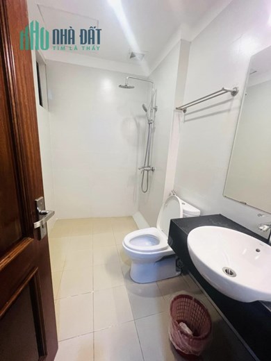 BÁN NHÀ HOÀNG HOA THÁM – GẦN PHỐ -NHÀ ĐẸP-Ở NGAY  – NHIỀU TIỆN ÍCH 62X 5T 9.8TỶ