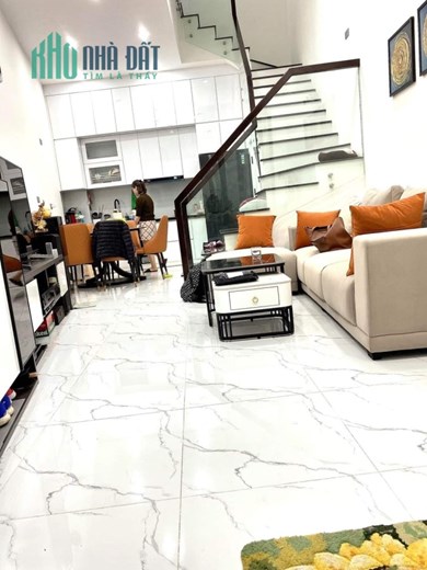 BÁN NHÀ ĐÊ LA THÀNH 35M NỘI THẤT ĐẸP NHỈNH 4TY FULL NỘI THẤT