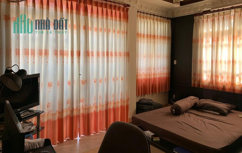 CẦN TIỀN BÁN GẤP GIẢI  QUYẾT VIỆC NHÀ!
Trần Hữu Trang- Phường 11- Phú Nhuận