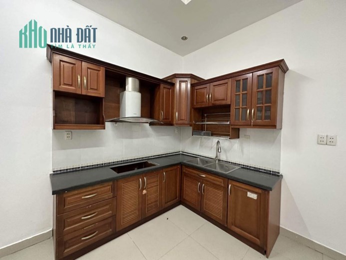 Bán nhà hxh tránh thông 4 tầng btct sát quận 10 sổ vuông đẹp nhỉnh 8 tỷ TL