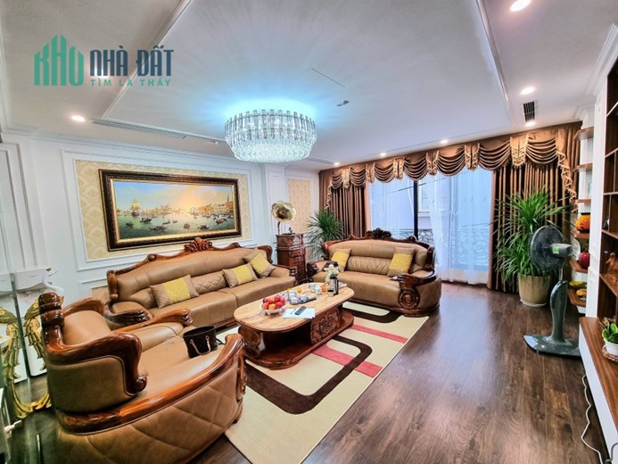 Bán nhà phố Cát Linh, Đống Đa 130m, 5 tầng, mt 5m. Giá: 21 tỷ