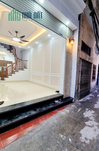 TRUNG TÂM HAI BÀ TRƯNG - NHÀ ĐẸP Ở NGAY - CÁCH MẶT PHỐ 10M  .
