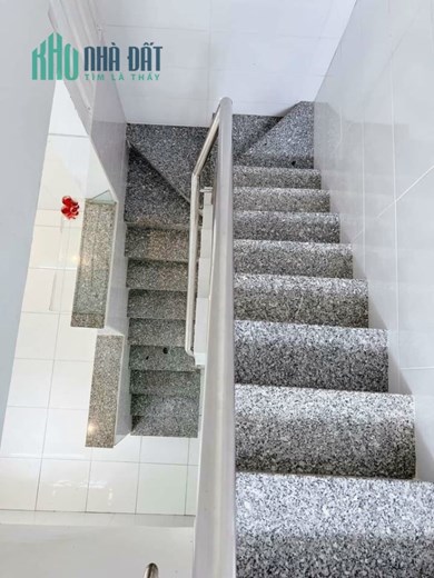 Bán Nhà Quận 4 - 40m2 - 3 Tầng - Căn Góc 2 MT thoáng - Không Quy Hoạch - Ở ngay