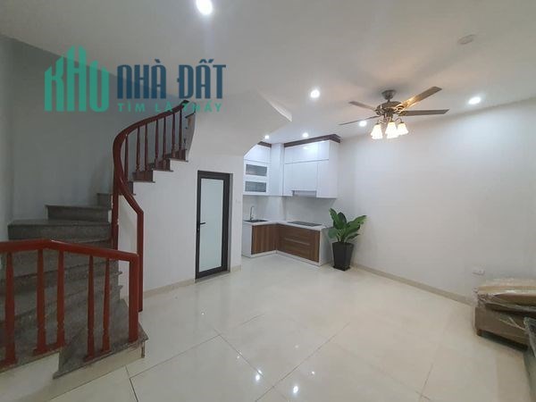 nhà gần Tạ Quang Bửu 35m2 giá chỉ hơn 3 tỷ. Cực đẹp
