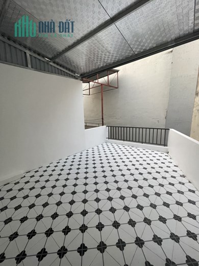 Bán nhà HÀO NAM gấp 52m2*4 tầng MT 3,4m nhỉnh 5 tỷ.