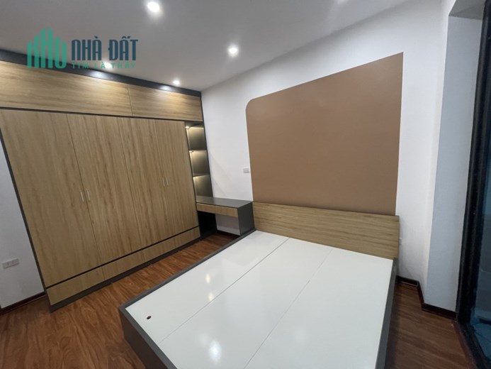 Bán nhà HÀO NAM gấp 52m2*4 tầng MT 3,4m nhỉnh 5 tỷ.