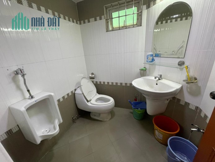 Bán Gấp Nhà Quận 10 Mặt Tiền Kinh Doanh Sầm Uất Với 74m2 6 tầng BTCT Chỉ 28 tỷ TL.