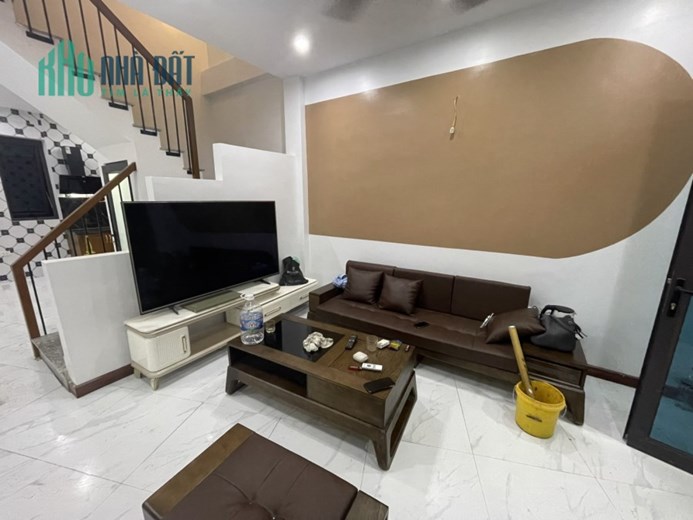 Bán nhà HÀO NAM gấp 52m2*4 tầng MT 3,4m nhỉnh 5 tỷ.