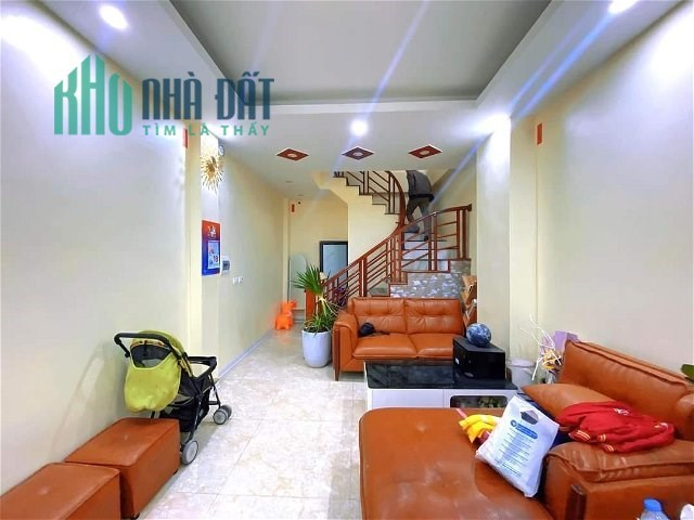 Nhà Đẹp Lê Văn Hiến 34m 4.65 tỷ 5 tầng MT 3.6m - PHÂN LÔ - NGÕ THÔNG - Ô TÔ