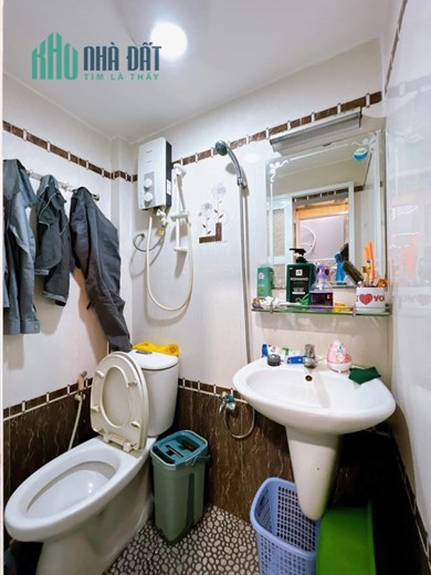Bán NHÀ RẺ Đẹp Tôn Đản Q4 Ngang 3..m- 2 tầng có 1 tỷ Q4 cách Q1 - 100 m
