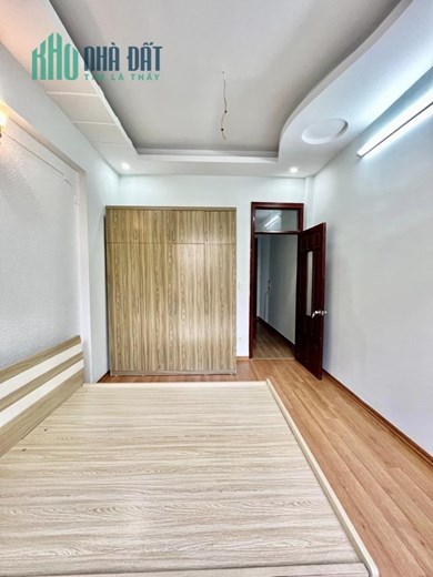 P/LÔ Ô TÔ ĐỖ CỬA Ở NGAY NGÕ 296 LĨNH NAM 48MX5 TẦNG GIÁ HƠN 3 TỶ