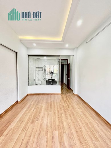 P/LÔ Ô TÔ ĐỖ CỬA Ở NGAY NGÕ 296 LĨNH NAM 48MX5 TẦNG GIÁ HƠN 3 TỶ