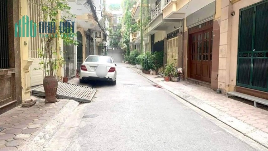 Phố Văn Cao Ba Đình - ô tô tránh - kinh doanh - 150m mặt phố - 300m Hồ Tây - 5 tầng 40m2 mt5m chỉ
