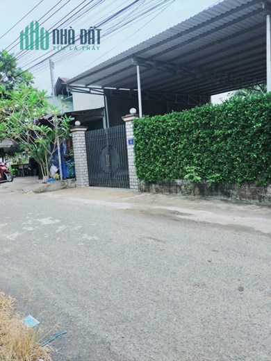 Bán 179,6m2 đất tại TDM Bình Dương, SHR, 2.39 tỷ. Lh:0382941231  0944882225
