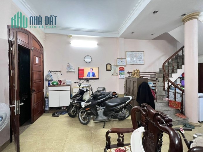 Bán gấp nhà MT rộng 5m Hoàng Hoa Thám 7.5 tỷ, 45m2 x 5T, sđcc
