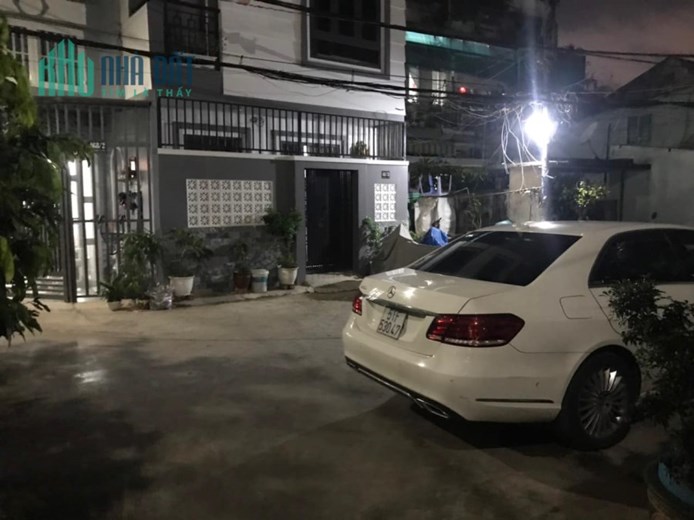 GẤP BÁN LÔ GÓC - 4.2 x 6.2 - XE 16 CHỖ QUAY ĐẦU - CÁCH MT NGUYỄN KIỆM VÀI BƯỚC CHÂN - CHỈ NHỈNH 5