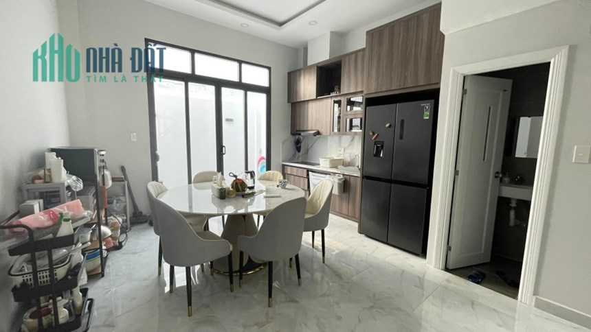 Bán THÁO Nhà NGỘP 6 TỶ Quận 11, Hẻm Xe Tải, 84m2, 4 Phòng, 11.3 TỶ HẠ CÒN 8.3 TỶ