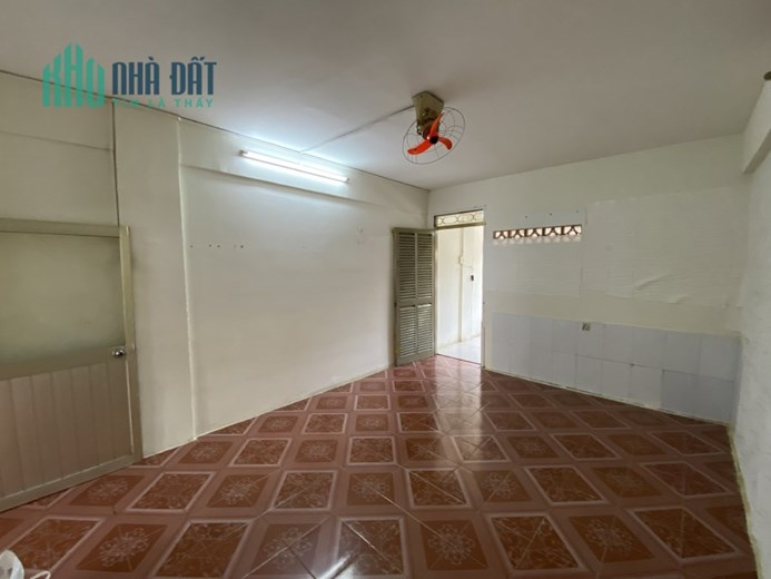 Bán chung cư Ngô Gia Tự lô M giá cả thương lượng1,7tỷ 34m2. Lh:0938103545