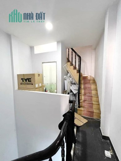 Nhà 4 tầng gần MT Nguyễn Biểu P2Q5. Giá 5,28 tỷ TL