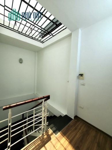 Bán nhà Hoàng Cầu 31m2 4 tầng, 2 thoáng, 15m ra oto, nở hậu, an sinh đỉnh, lh 0966037496