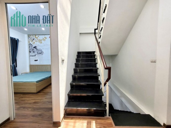 HIẾM HIẾM! Bán nhà Nguyễn Phúc Lai 40m2 4 tầng, nở hậu, 2 thoáng trước sau, ô tô, 4,5 tỷ, lh