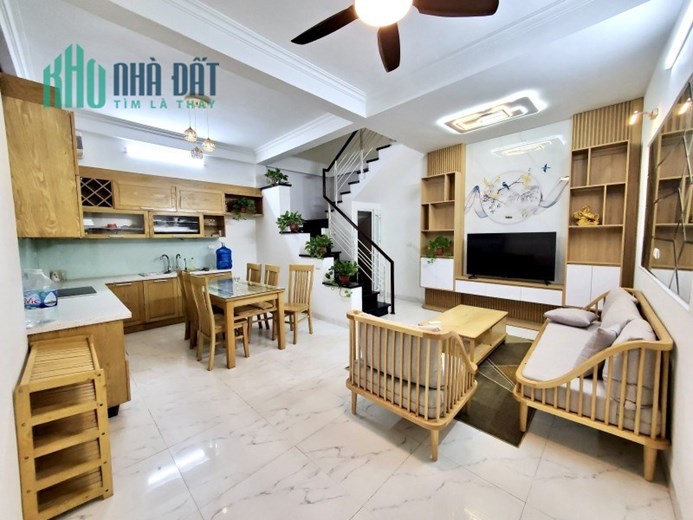 HIẾM HIẾM! Bán nhà Nguyễn Phúc Lai 40m2 4 tầng, nở hậu, 2 thoáng trước sau, ô tô, 4,5 tỷ, lh