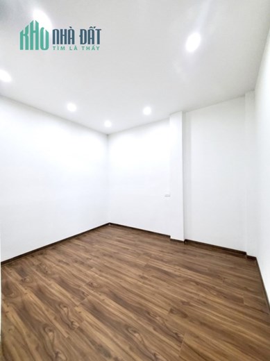 HIẾM HIẾM! Bán nhà Nguyễn Phúc Lai 40m2 4 tầng, nở hậu, 2 thoáng trước sau, ô tô, 4,5 tỷ, lh
