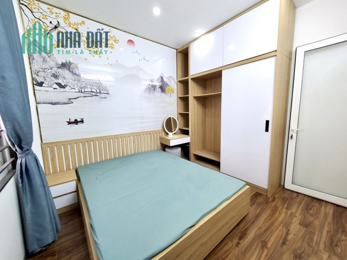 Bán nhà Hoàng Cầu 31m2 4 tầng, 2 thoáng, 15m ra oto, nở hậu, an sinh đỉnh, lh 0966037496