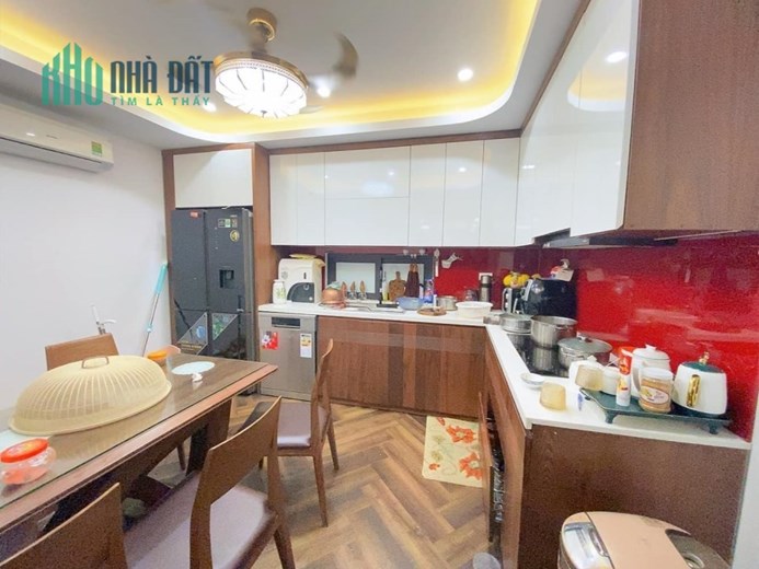 NHÀ ĐẸP Ở LUÔN NGUYỄN KHANG 55M2 X 5T, 2 THOÁNG GẦN PHỐ 6.2 TỶ
