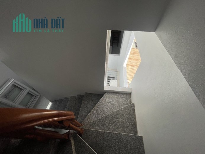 Bán nhà Hào Nam 41m2 5 tầng, mt 3,5m , ngõ rộng nông, yên tĩnh, 2 thoáng trước sau, lh 0966037496