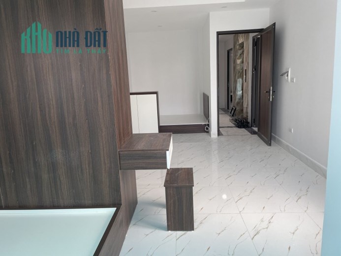 Bán nhà Hào Nam 37m2 5 tầng, ngõ rộng nông, yên tĩnh, 2 thoáng trước sau, 3 gác đỗ cổng,  lh