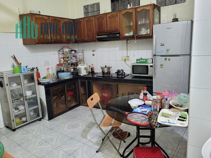 Hẻm 8m Đồng Xoài, P13, Tân Bình, 95m2, 2 tầng, có PN ở trệt. nở hậu.