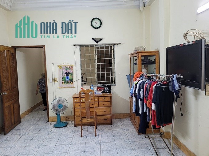 Hẻm 8m Đồng Xoài, P13, Tân Bình, 95m2, 2 tầng, có PN ở trệt. nở hậu.