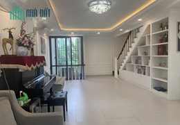 Bán nhà Quận 7, Hoàng Quốc Việt, 60m2, Ngang 5m, 4 Tầng, 5PN  phong cách Châu Âu, Giá 8.6 tỷ TL