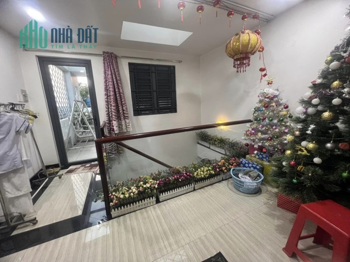 Bán Nhà 5 Tầng Mới Ở Ngay, Hẻm Xe Hơi 6m, Giáp Tân Phú, Chỉ 4 Tỷ.