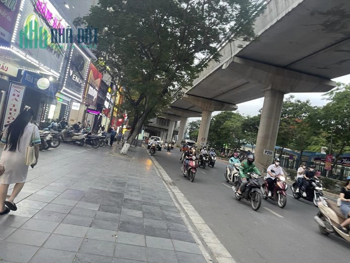 SIÊU PHẨM MẶT PHỐ XUÂN THỦY-VỊ TRÍ VÀNG-KINH DOANH ĐỈNH-52M2-CHỈ 16 TỶ