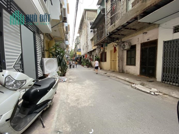 SIÊU PHẨM CẦU GIẤY-NHÀ PHỐ PHAN VĂN TRƯỜNG-Ô TÔ TRÁNH-VỈA HÈ RỘNG-PHÂN LÔ BÀN CỜ-44M2-CHỈ 12,5 TỶ