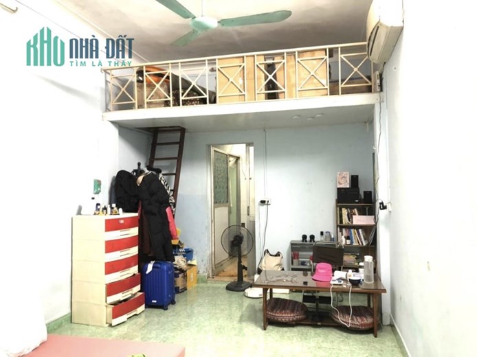 Bán tập thể Lò Đúc HBT 30m T2 nhỉnh 1 tỷ ở luôn khép kín có sân vui chơi gần Hồ Gươm