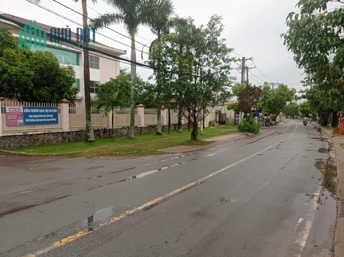 Bán đất mặt tiền Xuân Thới Sơn, diện tích lớn giá rất mềm, vị trí đẹp, Hóc Môn