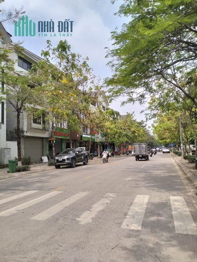 A lô Trang ơi hạ chào cho anh 1 tỷ nhé
 NV 114m   mặt đường đôi kinh doanh giá chỉ 13 tỷ