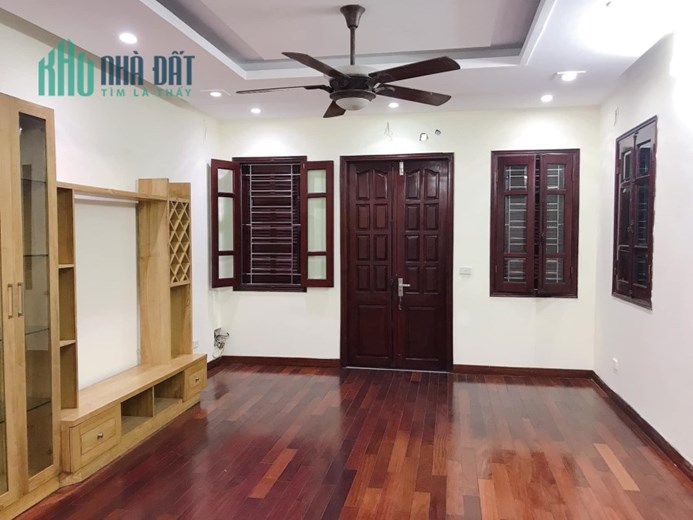 Bán nhà Cát Linh 4,4 tỷ gần ô tô, lô góc 46m2 LH 0702269986